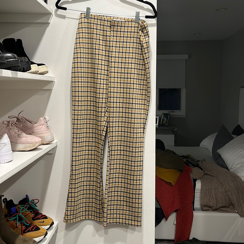 Size M urban outfitters checkered pants